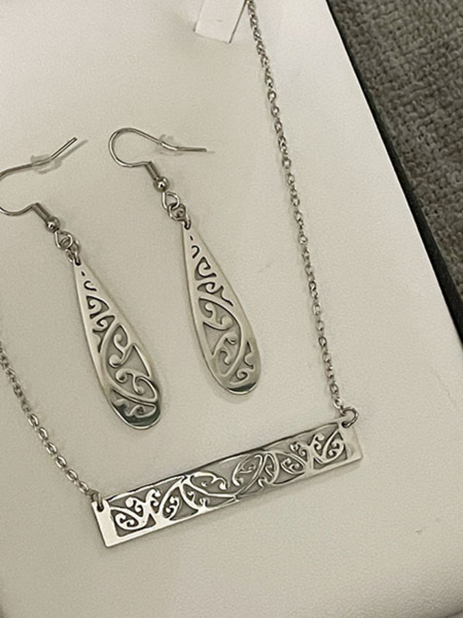 Silver Kowhaiwhai Barchain 50mm & 35mm Teardrop Earrings