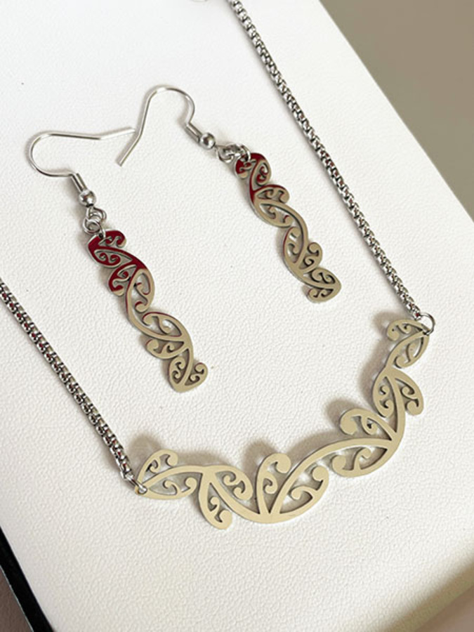 Silver Kowhaiwhai Halfmoon 50mm & 30mm Earrings