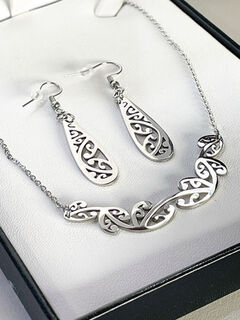 Silver Kowhaiwhai Halfmoon 50mm & 35mm Teardrop Earrings